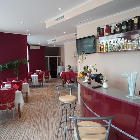 Hotel Paradise Aranyhomok Kültér fotó