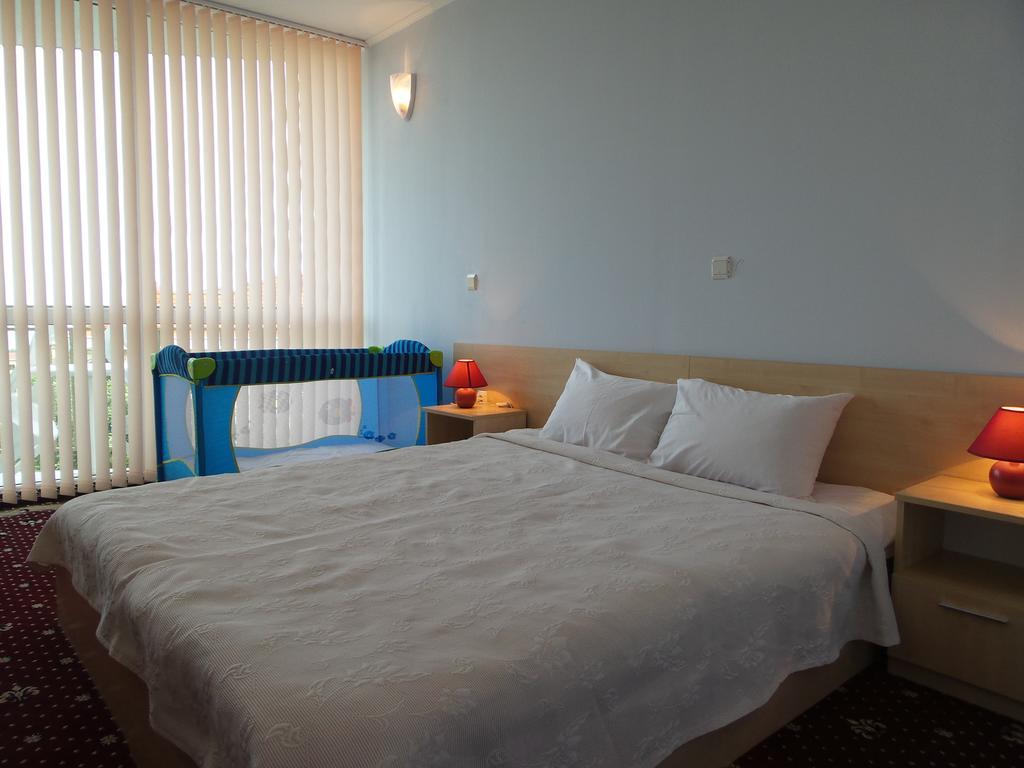 Hotel Paradise Aranyhomok Kültér fotó