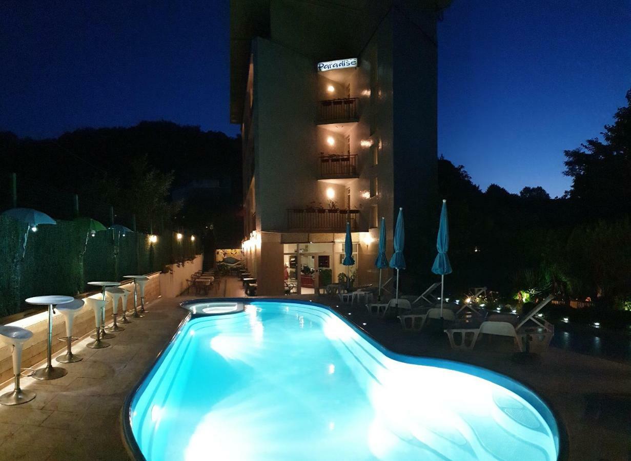 Hotel Paradise Aranyhomok Kültér fotó