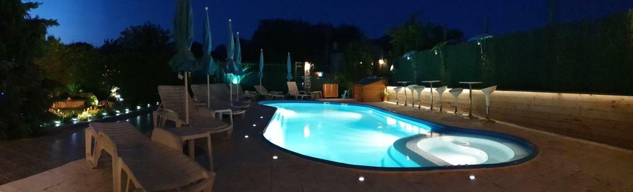 Hotel Paradise Aranyhomok Kültér fotó